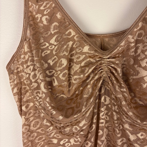Ruby Ribbon Gold Lace Wireless Camisole Tank Top - Picture 3 of 6